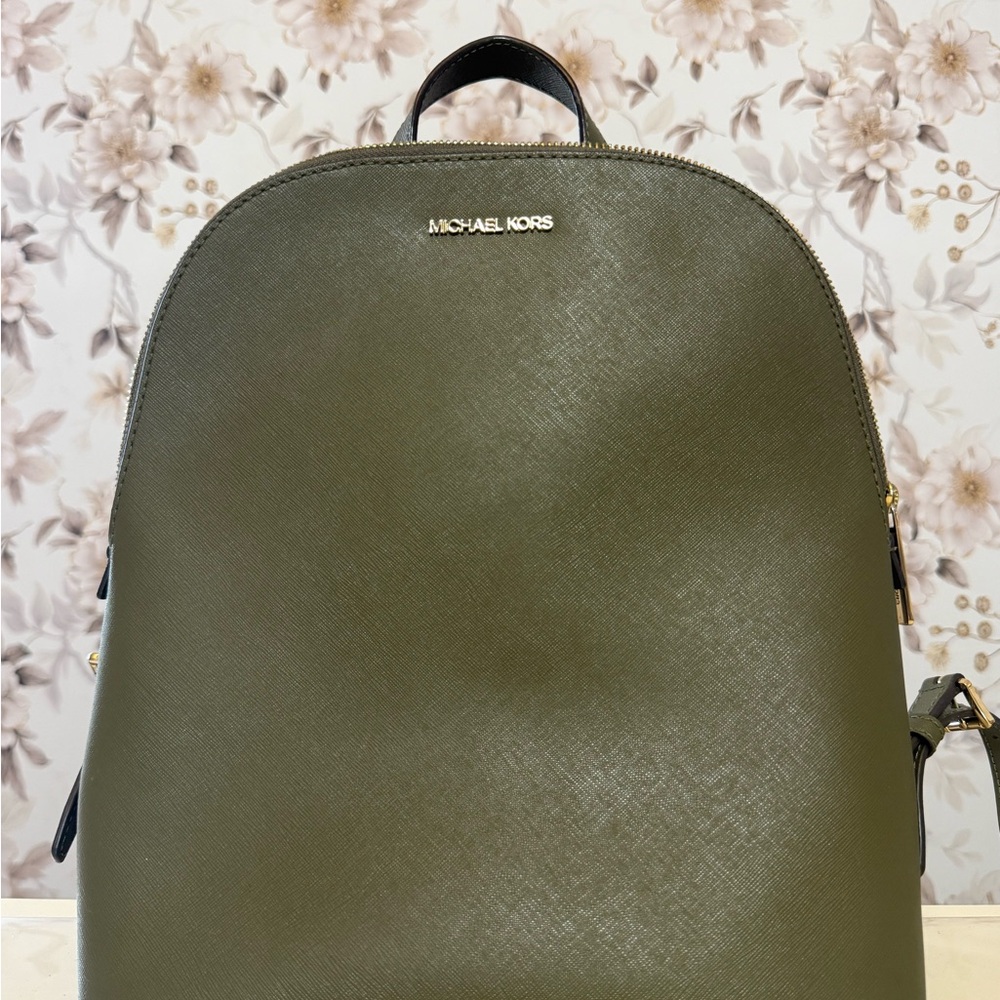 Michael Kors Olive Backpack, rare find, sold out everywhere. NWOT - Picture 3 of 9